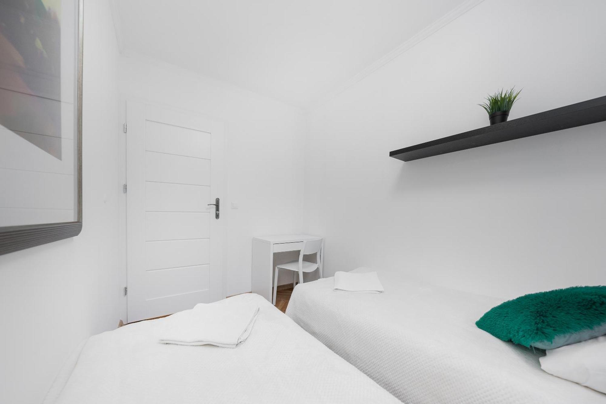 Mgr Pokoje W Samym Centrum Warszawy By Metro Rondo Onz - Super Bed Year23 Warsawa Bagian luar foto